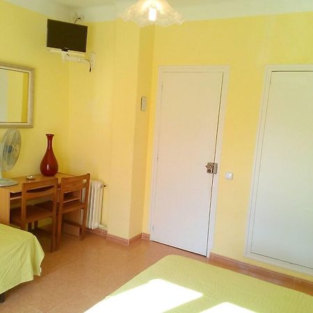 Hostal Lleida Calafell Eksteriør billede