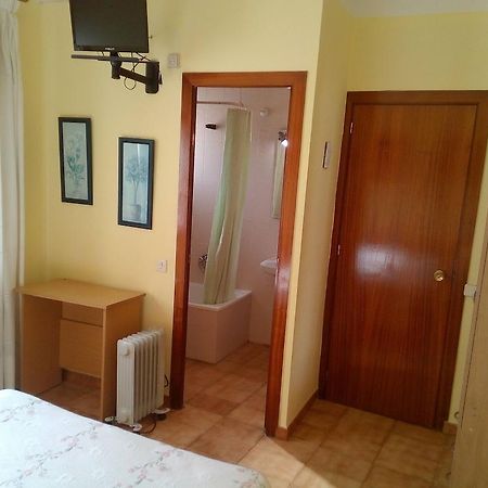 Hostal Lleida Calafell Eksteriør billede